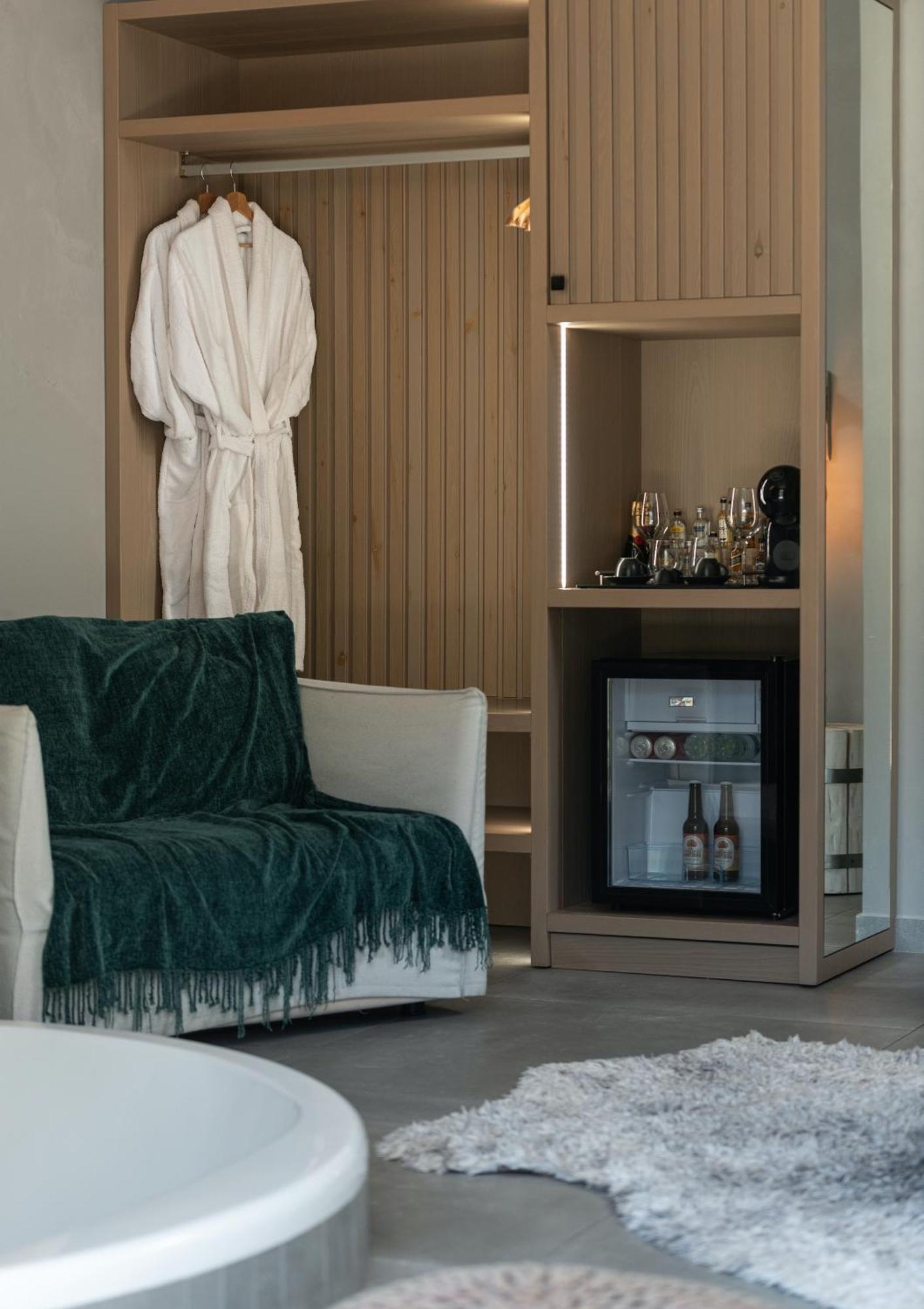 Evora Luxury Suites Mega Chorio Extérieur photo